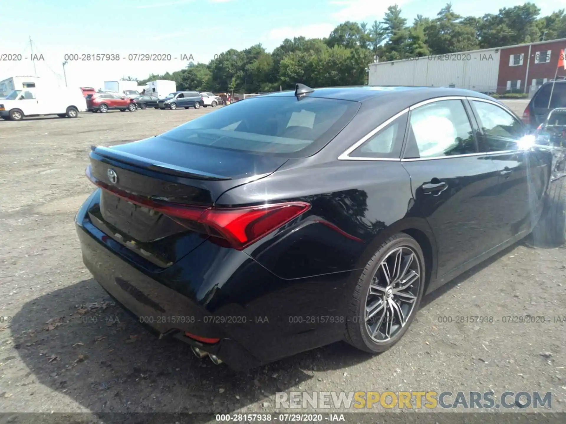 4 Photograph of a damaged car 4T1BZ1FB8KU008464 TOYOTA AVALON 2019