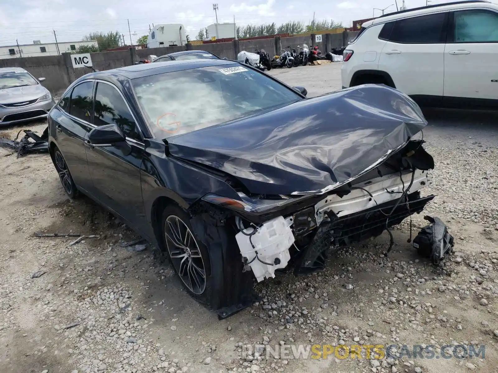 1 Photograph of a damaged car 4T1BZ1FB8KU008593 TOYOTA AVALON 2019