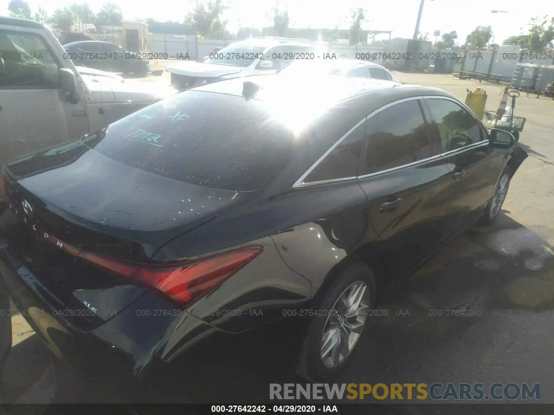 4 Photograph of a damaged car 4T1BZ1FB8KU008707 TOYOTA AVALON 2019