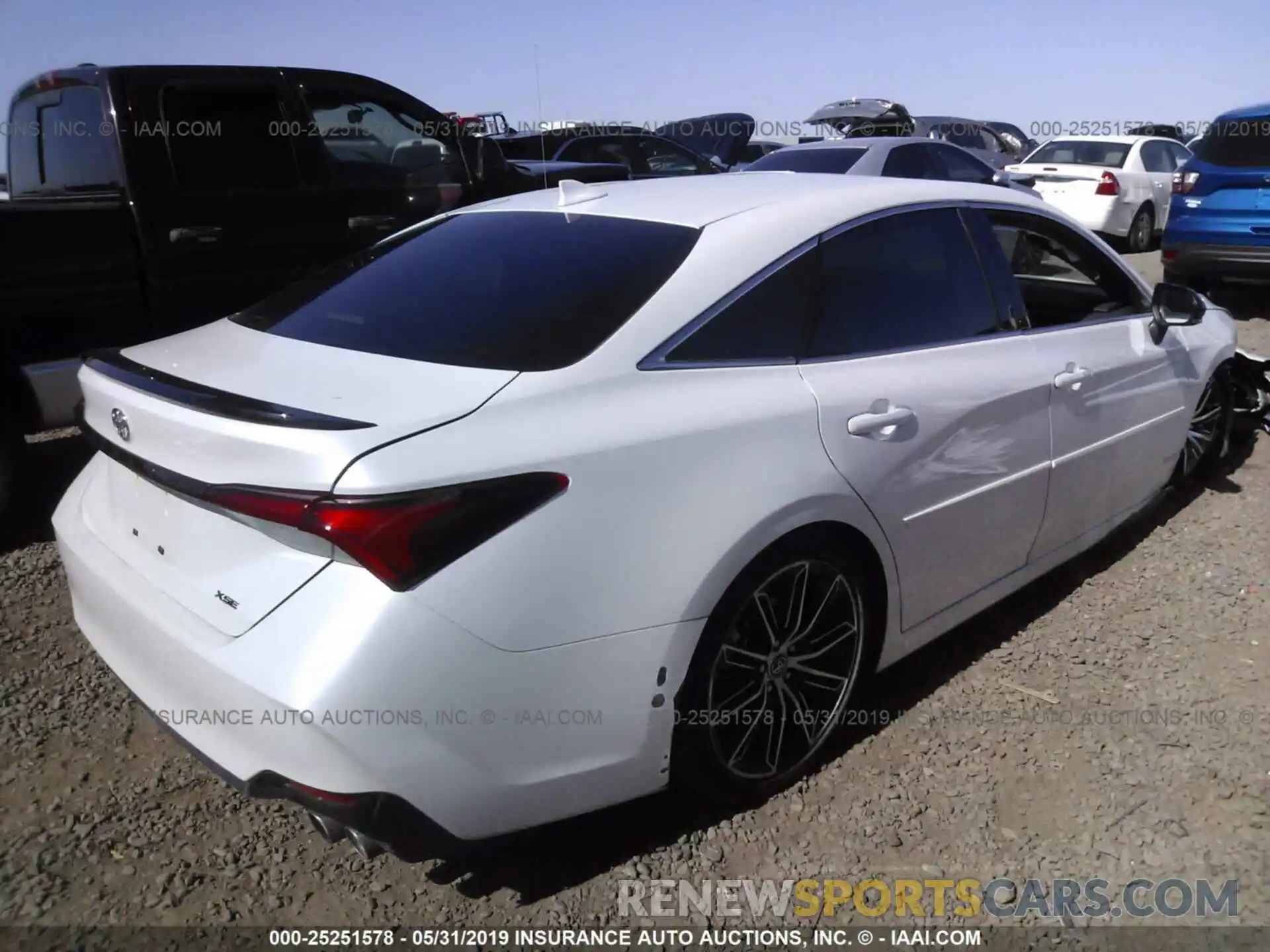 4 Photograph of a damaged car 4T1BZ1FB8KU010974 TOYOTA AVALON 2019