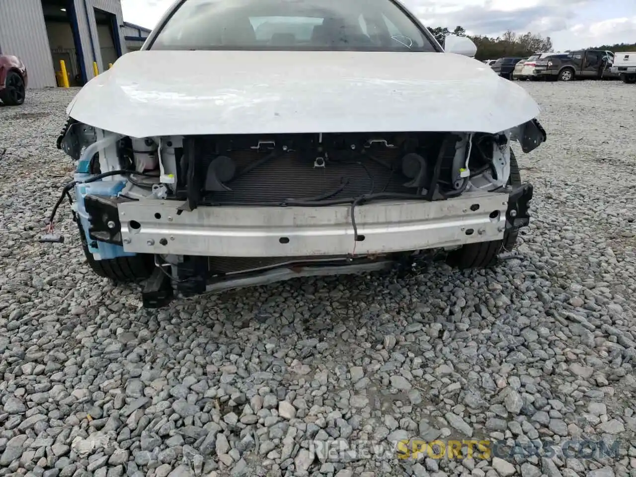 9 Photograph of a damaged car 4T1BZ1FB8KU011476 TOYOTA AVALON 2019