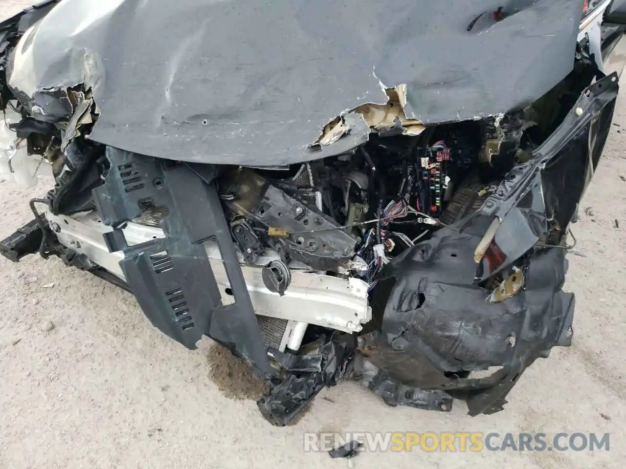 9 Photograph of a damaged car 4T1BZ1FB8KU012112 TOYOTA AVALON 2019