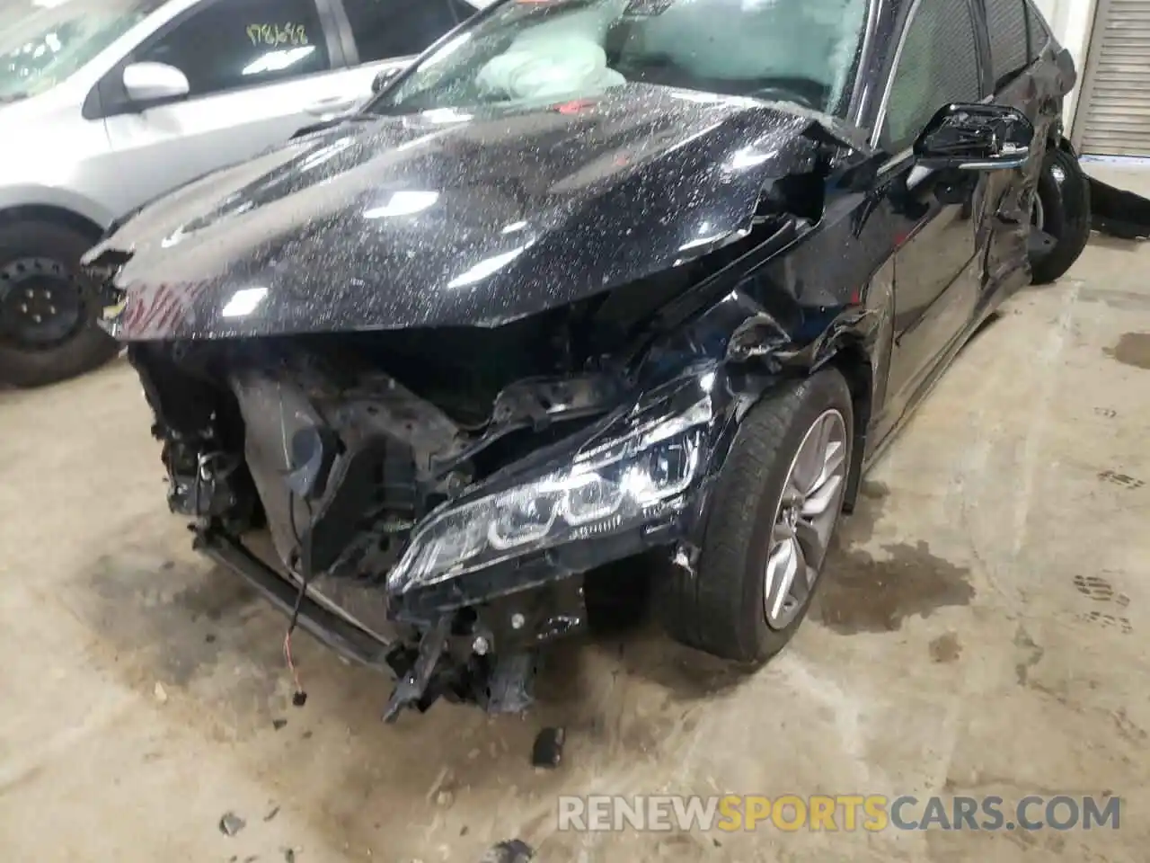 10 Photograph of a damaged car 4T1BZ1FB8KU013499 TOYOTA AVALON 2019