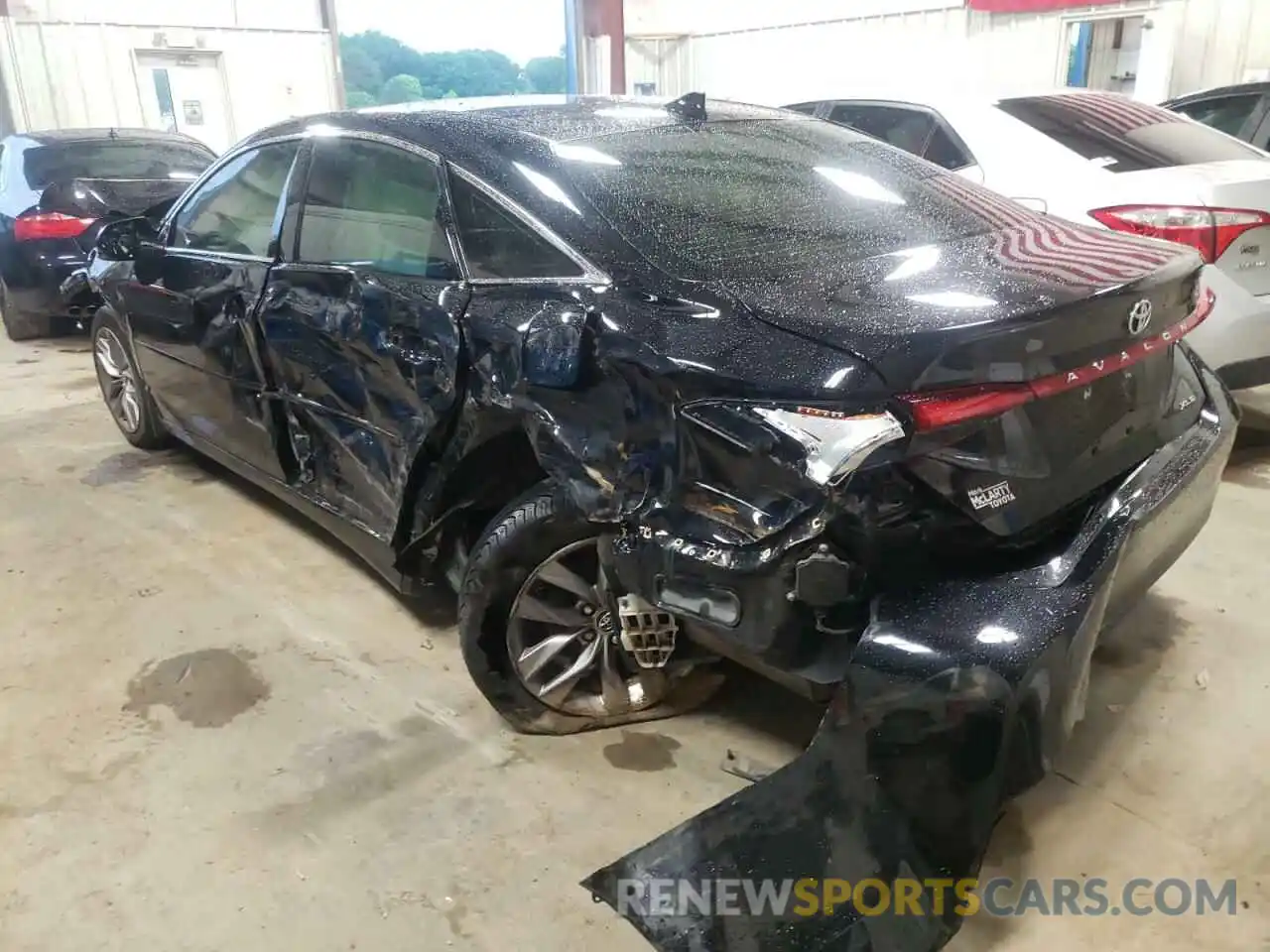 3 Photograph of a damaged car 4T1BZ1FB8KU013499 TOYOTA AVALON 2019