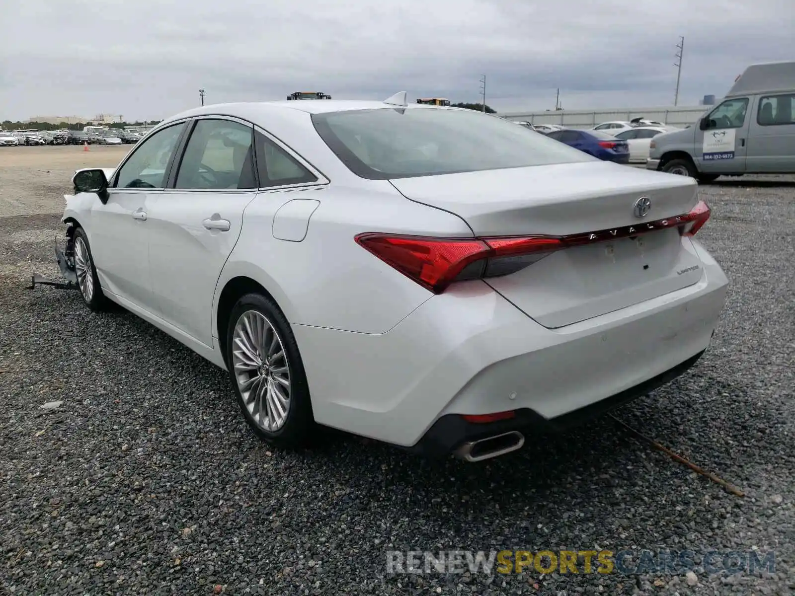 3 Photograph of a damaged car 4T1BZ1FB8KU020842 TOYOTA AVALON 2019