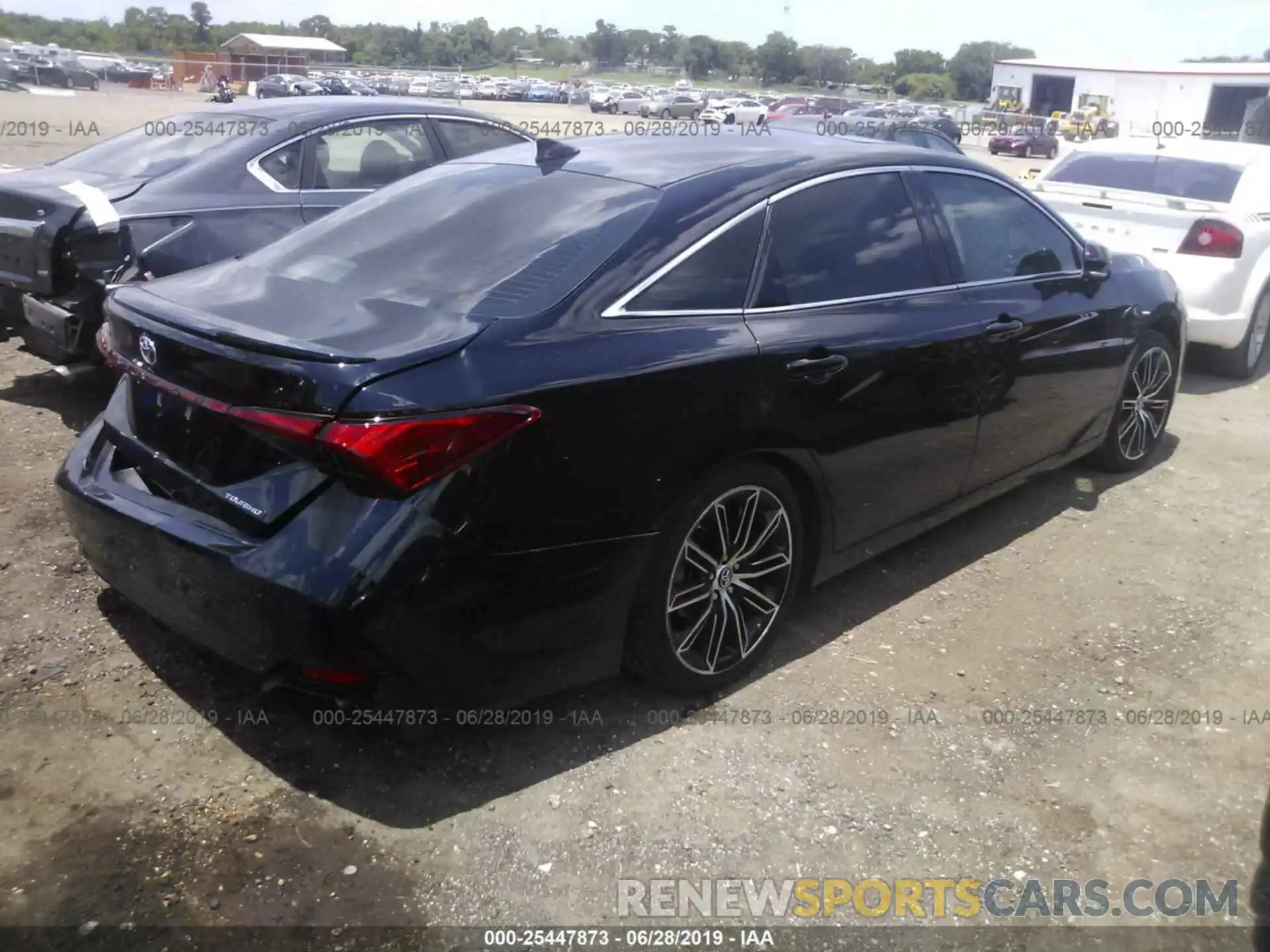 4 Photograph of a damaged car 4T1BZ1FB8KU022719 TOYOTA AVALON 2019