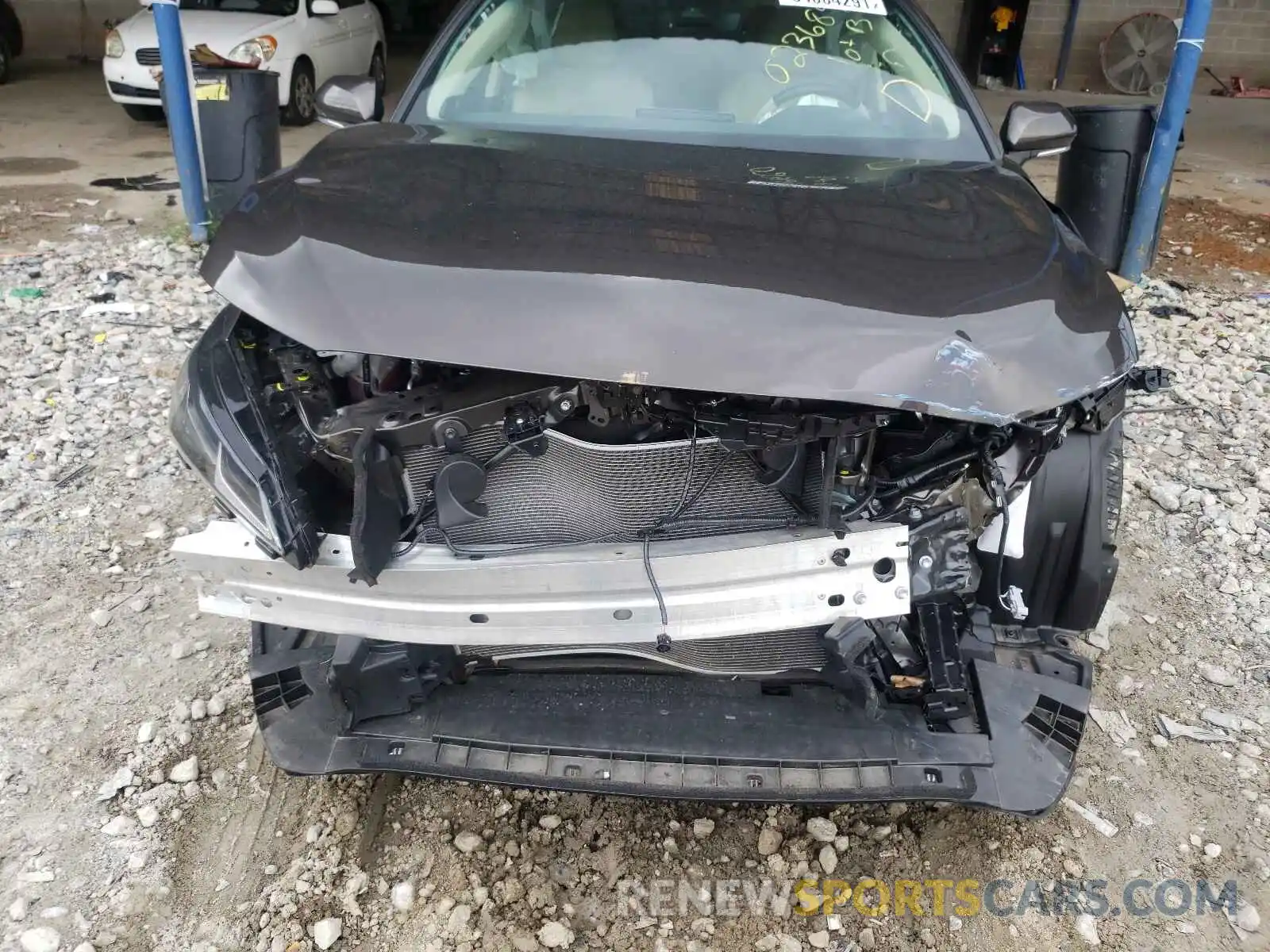 9 Photograph of a damaged car 4T1BZ1FB8KU023689 TOYOTA AVALON 2019