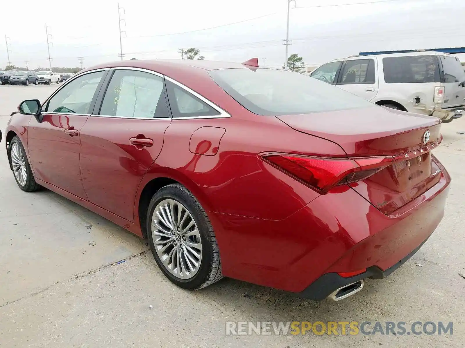 3 Photograph of a damaged car 4T1BZ1FB8KU025460 TOYOTA AVALON 2019