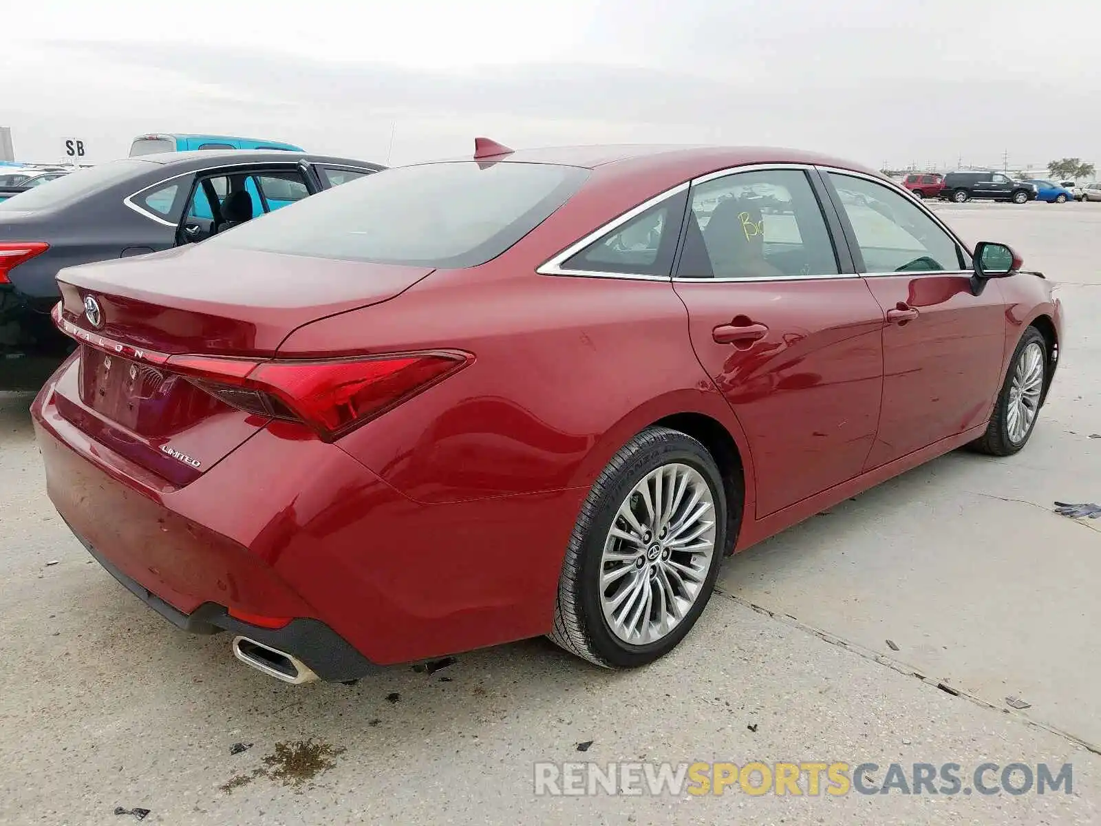 4 Photograph of a damaged car 4T1BZ1FB8KU025460 TOYOTA AVALON 2019