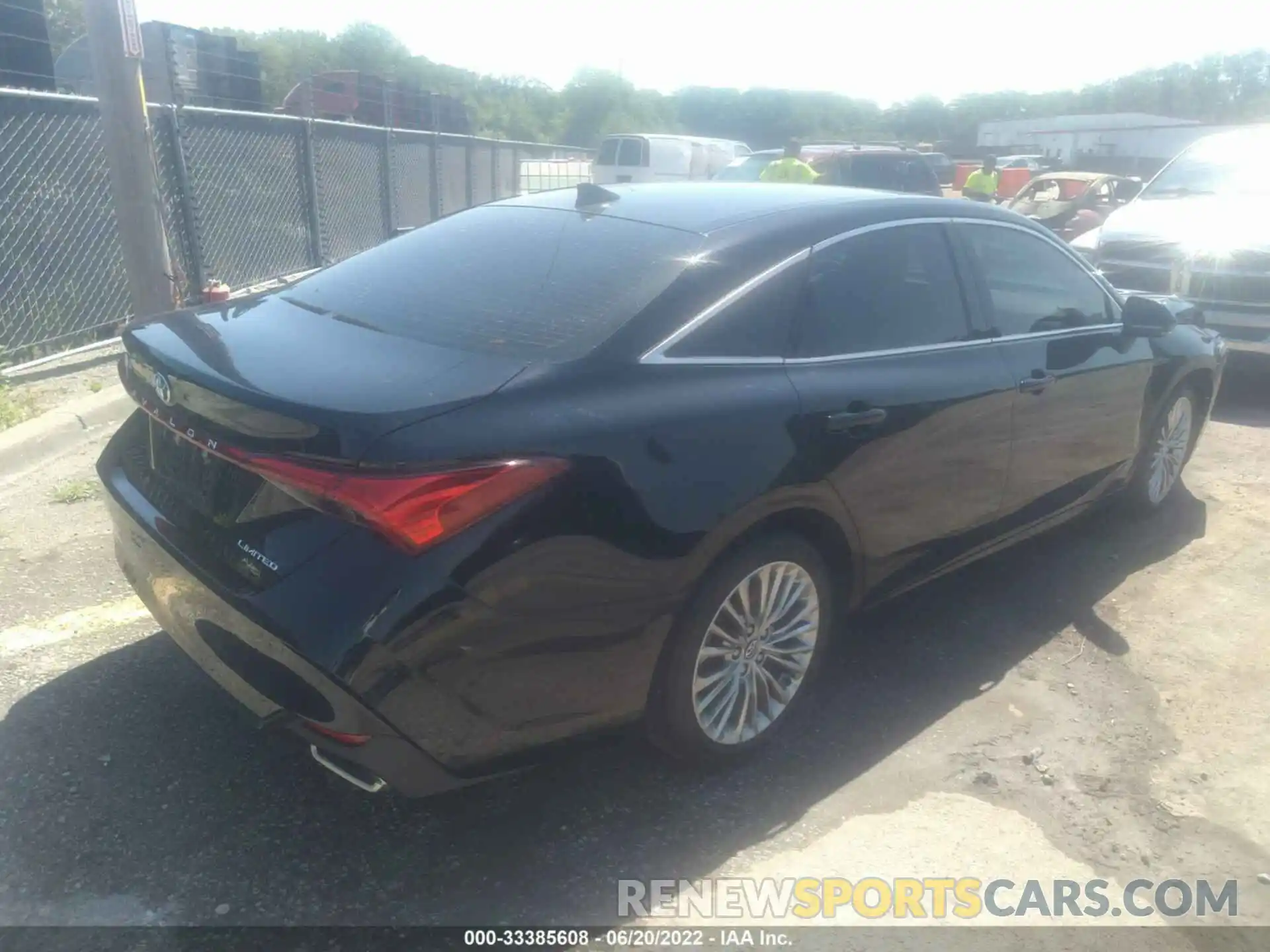 4 Photograph of a damaged car 4T1BZ1FB8KU028889 TOYOTA AVALON 2019