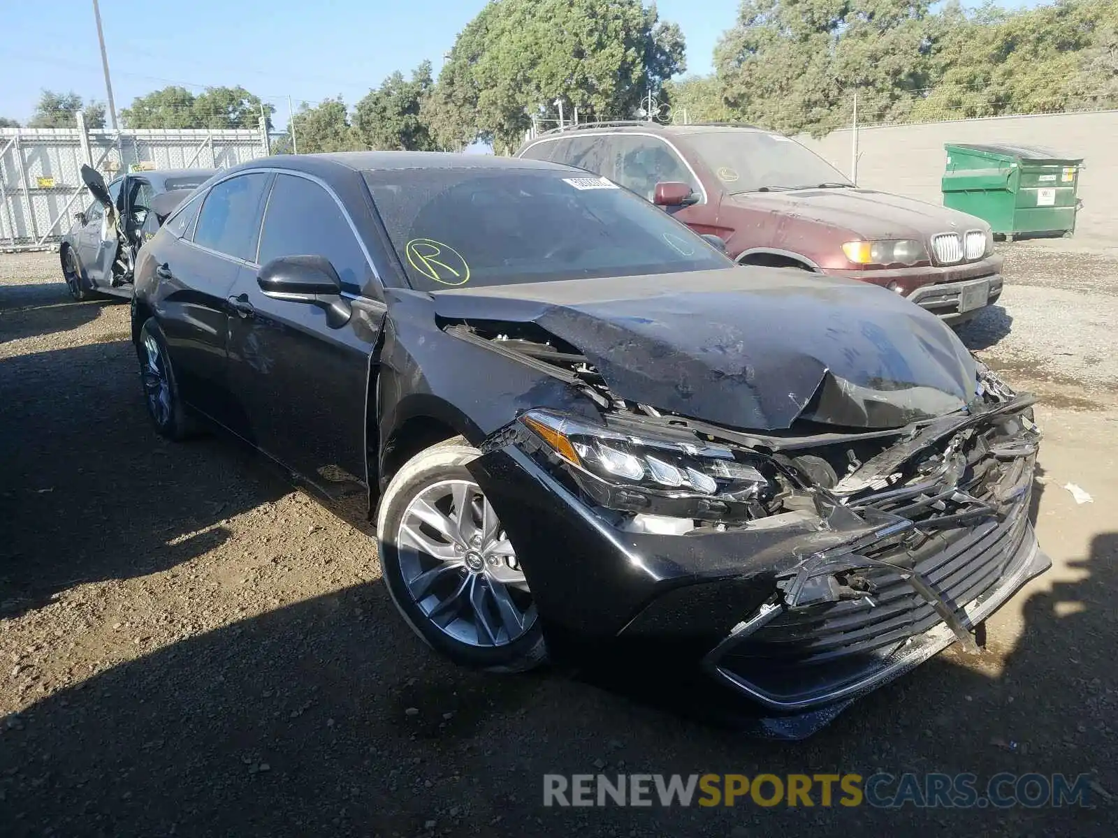 1 Photograph of a damaged car 4T1BZ1FB8KU030285 TOYOTA AVALON 2019