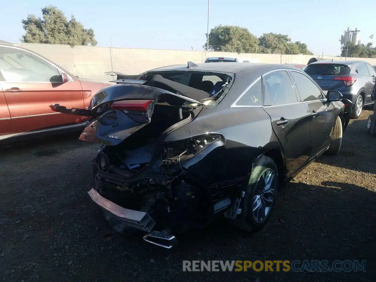 4 Photograph of a damaged car 4T1BZ1FB8KU030285 TOYOTA AVALON 2019