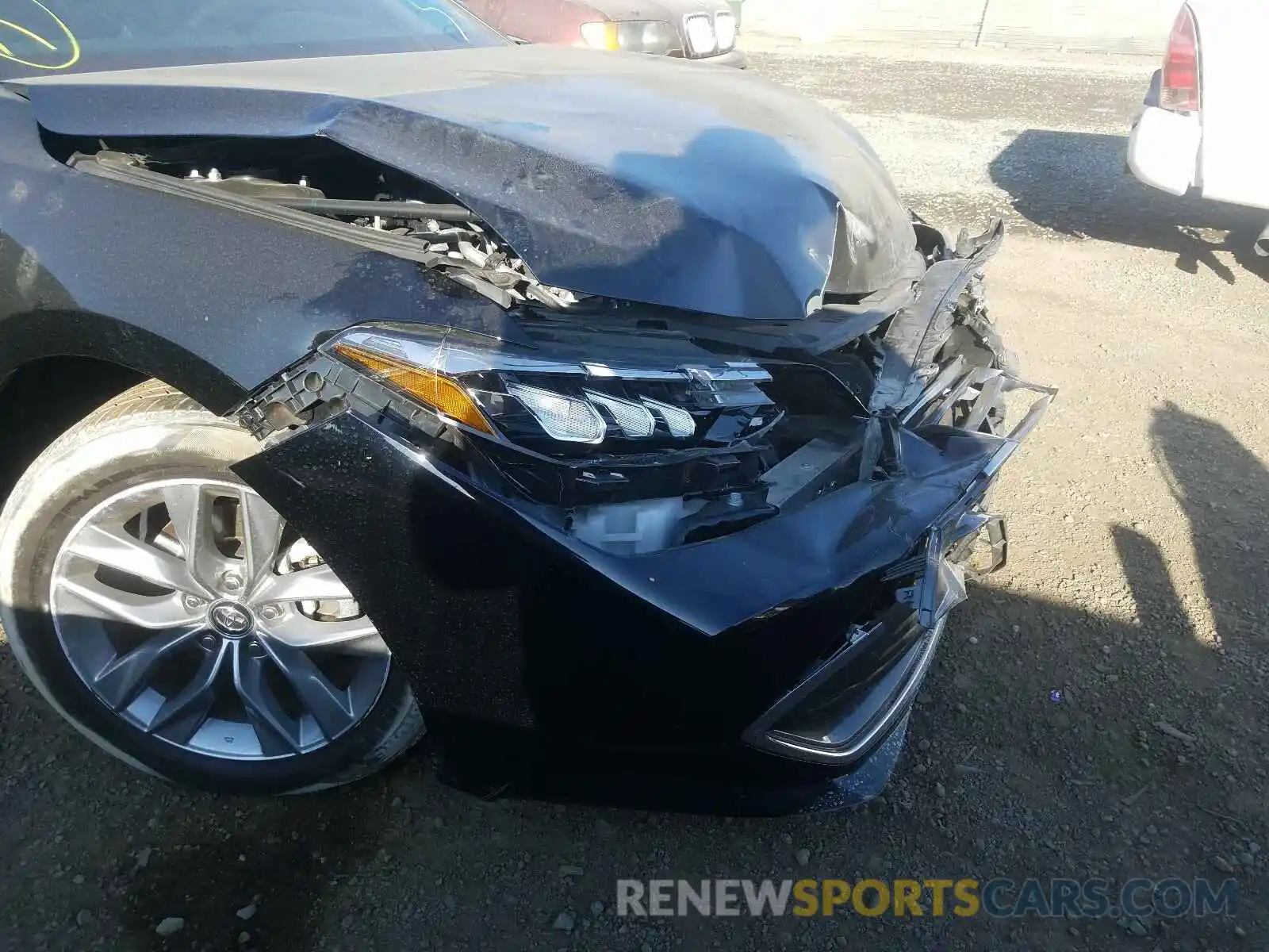 9 Photograph of a damaged car 4T1BZ1FB8KU030285 TOYOTA AVALON 2019