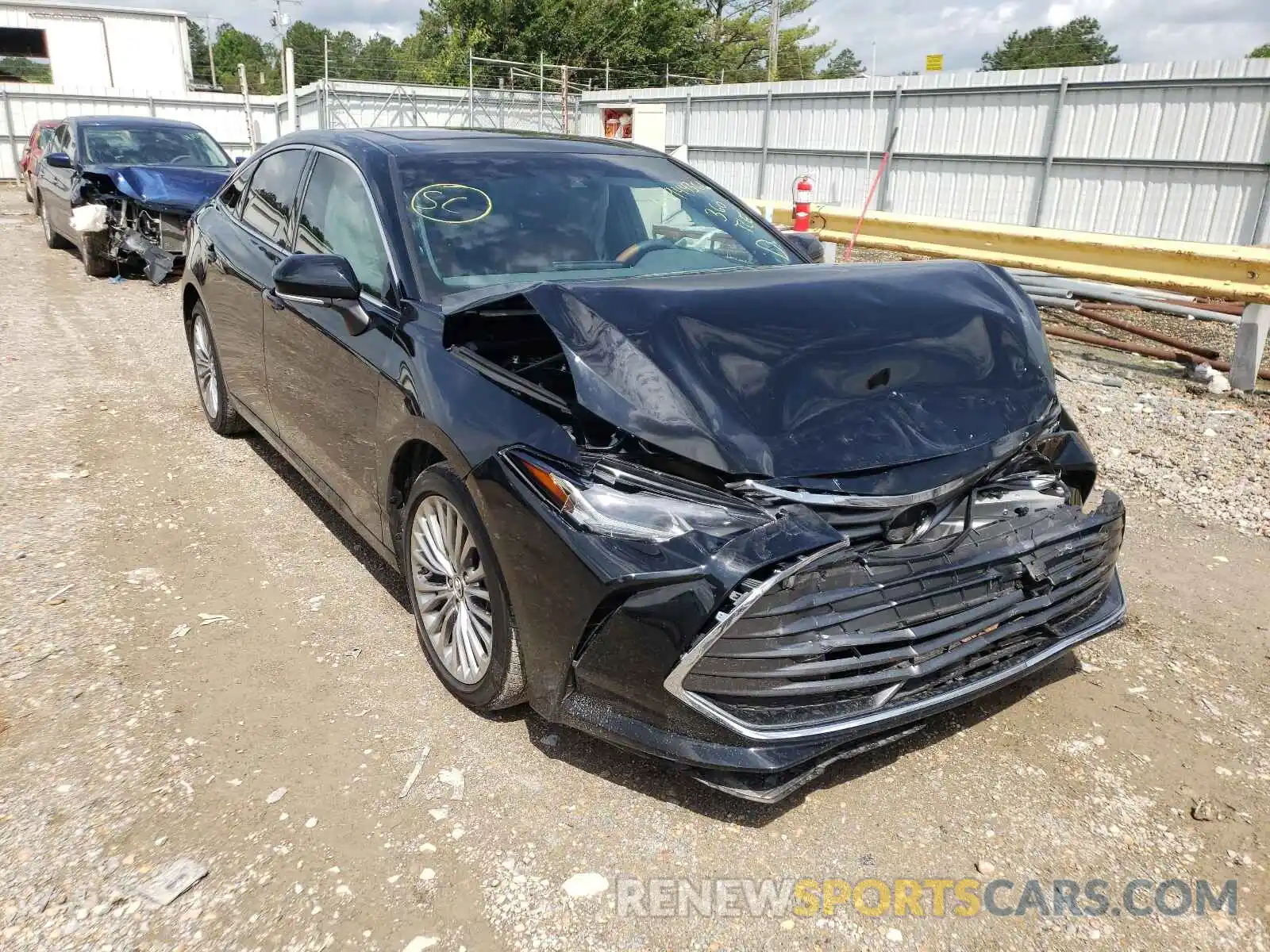 1 Photograph of a damaged car 4T1BZ1FB8KU033154 TOYOTA AVALON 2019