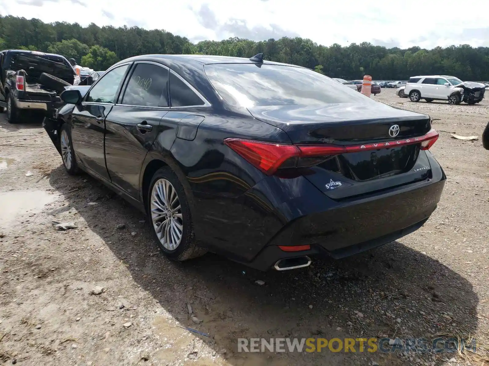 3 Photograph of a damaged car 4T1BZ1FB8KU033154 TOYOTA AVALON 2019