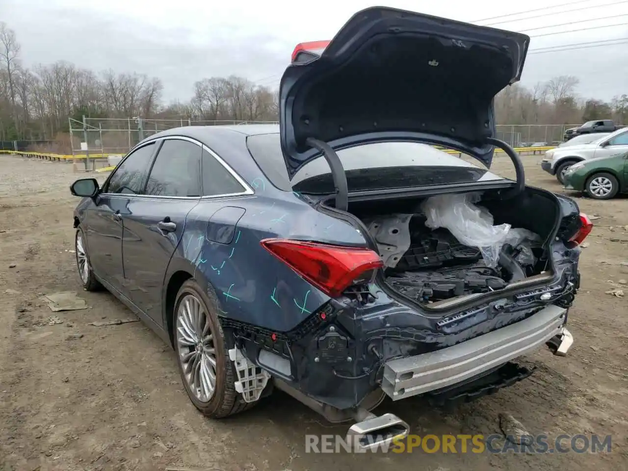 3 Фотография поврежденного автомобиля 4T1BZ1FB8KU033929 TOYOTA AVALON 2019