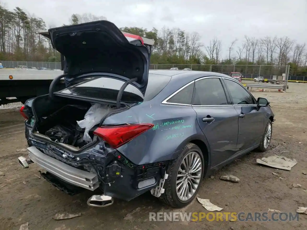 4 Фотография поврежденного автомобиля 4T1BZ1FB8KU033929 TOYOTA AVALON 2019