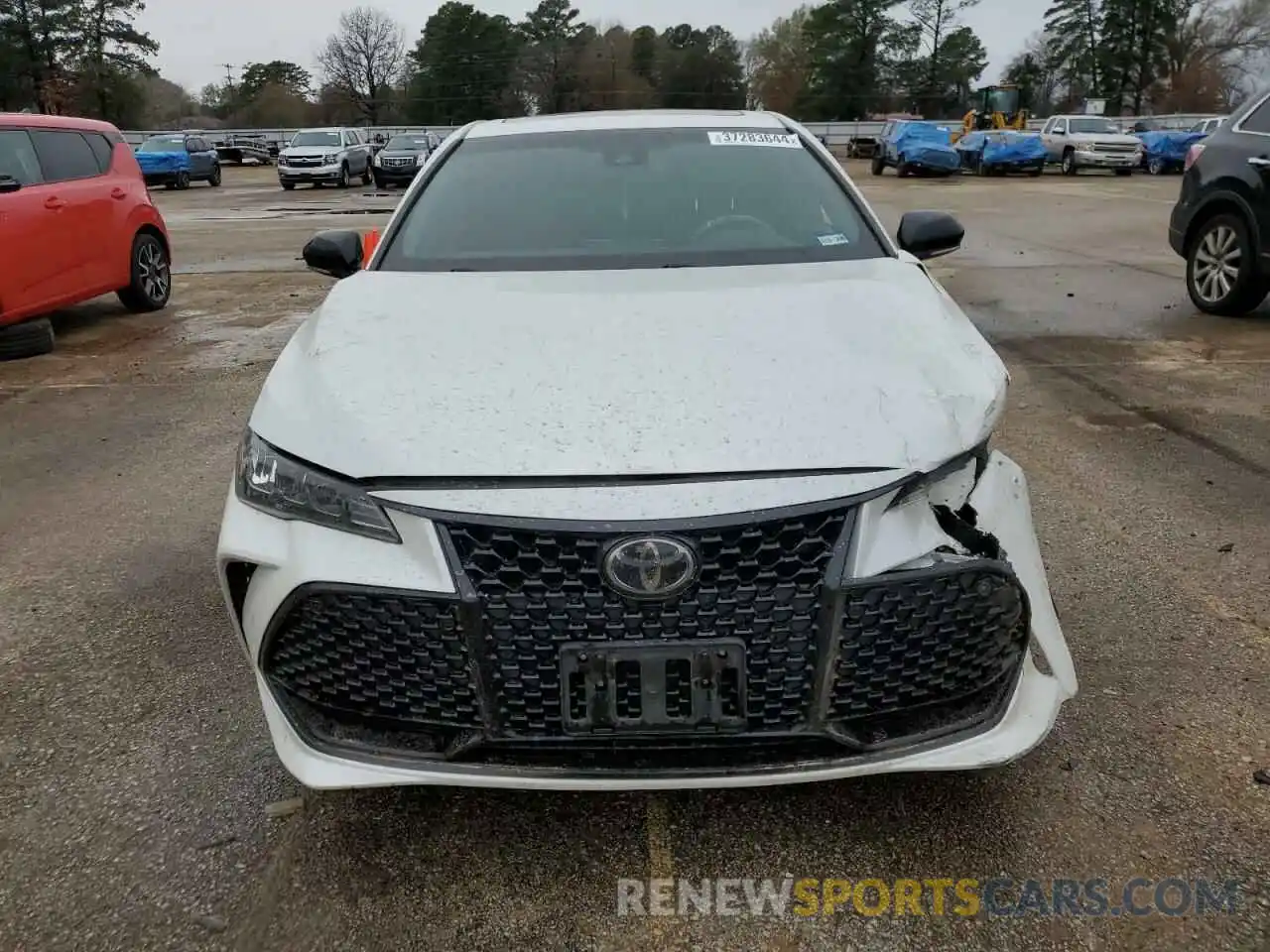 5 Photograph of a damaged car 4T1BZ1FB8KU034885 TOYOTA AVALON 2019