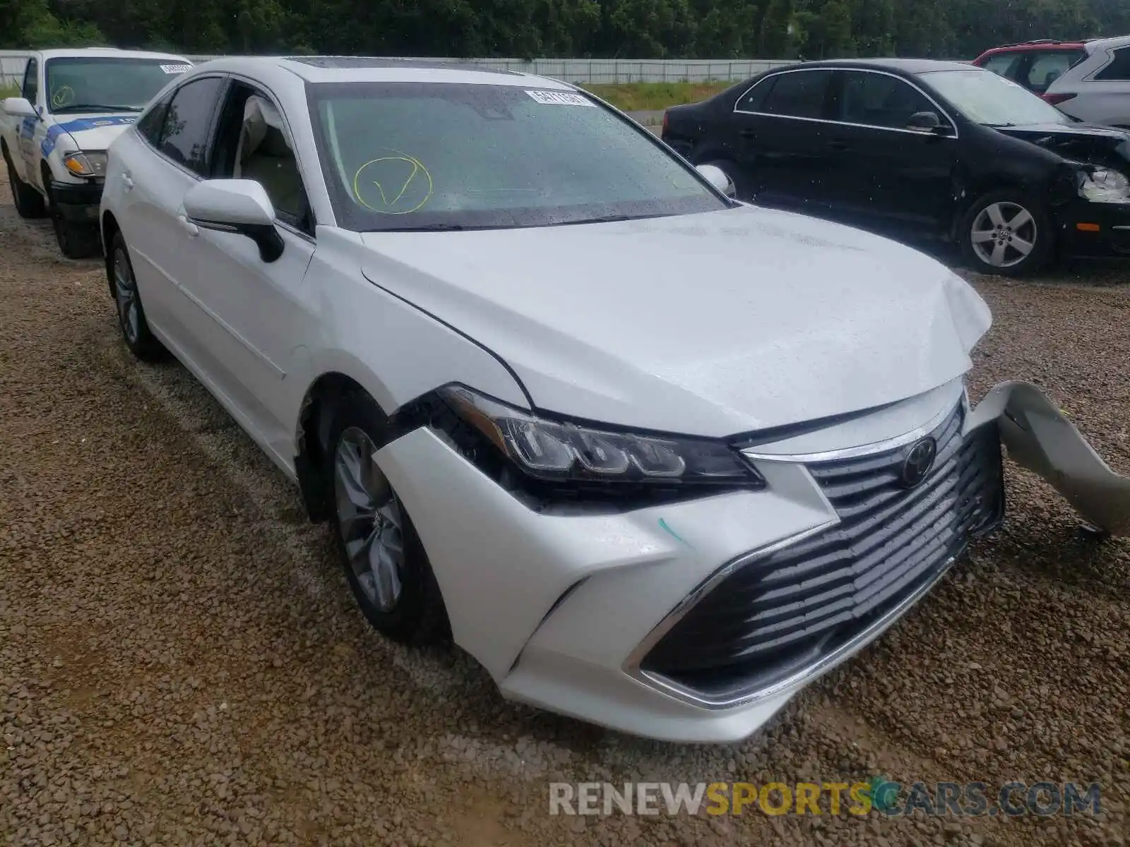 1 Photograph of a damaged car 4T1BZ1FB8KU035065 TOYOTA AVALON 2019