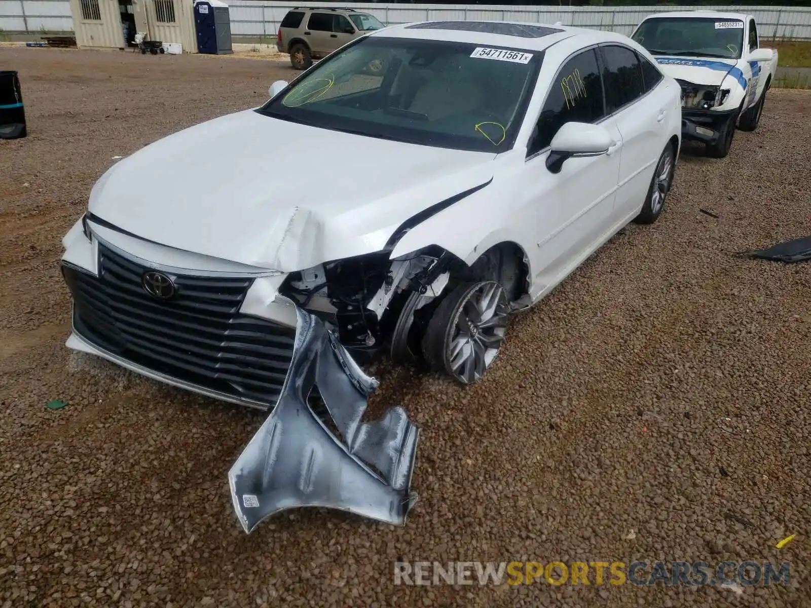 2 Photograph of a damaged car 4T1BZ1FB8KU035065 TOYOTA AVALON 2019