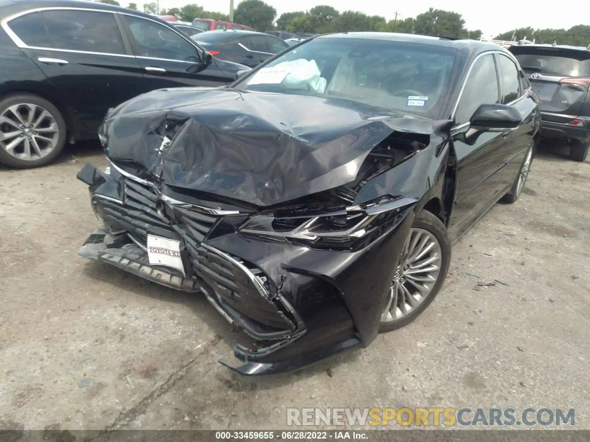 2 Photograph of a damaged car 4T1BZ1FB8KU036068 TOYOTA AVALON 2019