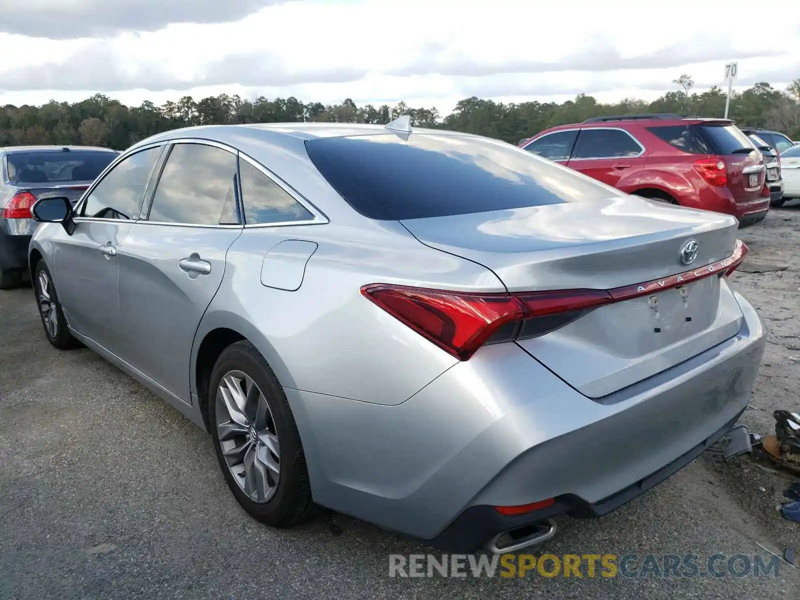 3 Photograph of a damaged car 4T1BZ1FB8KU038516 TOYOTA AVALON 2019