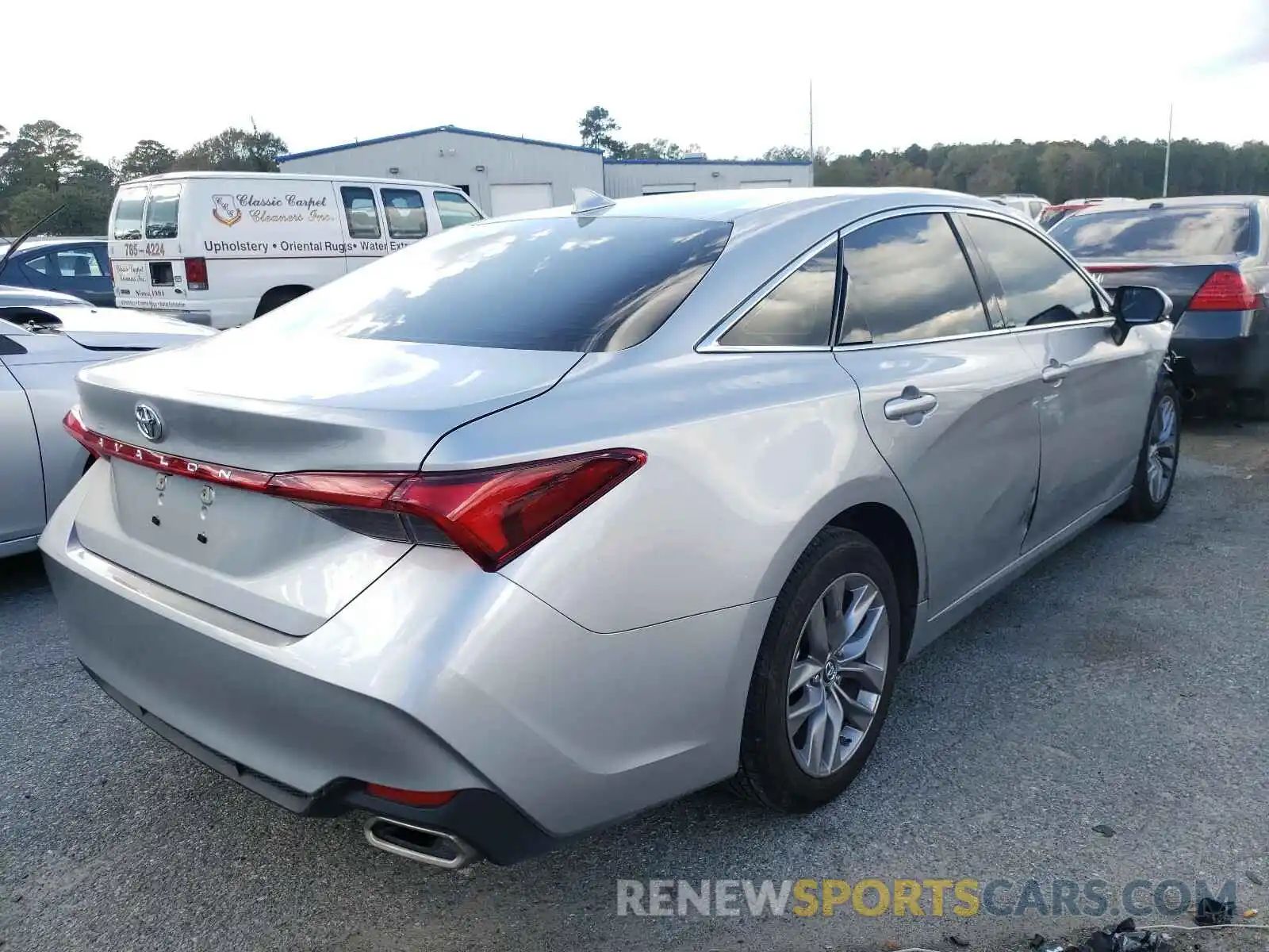 4 Photograph of a damaged car 4T1BZ1FB8KU038516 TOYOTA AVALON 2019