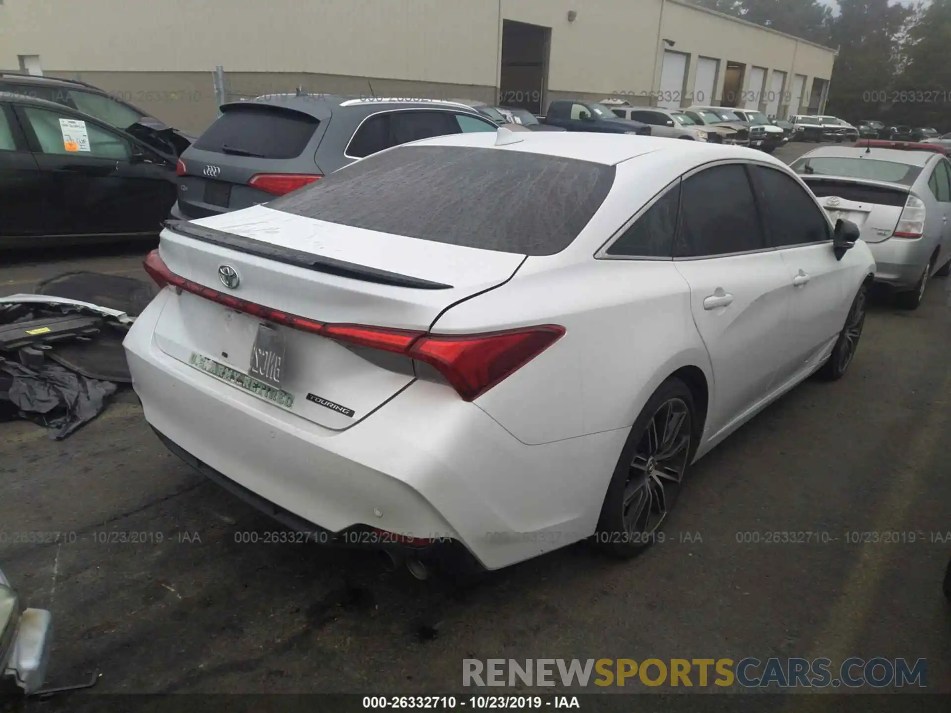 4 Photograph of a damaged car 4T1BZ1FB9KU001569 TOYOTA AVALON 2019