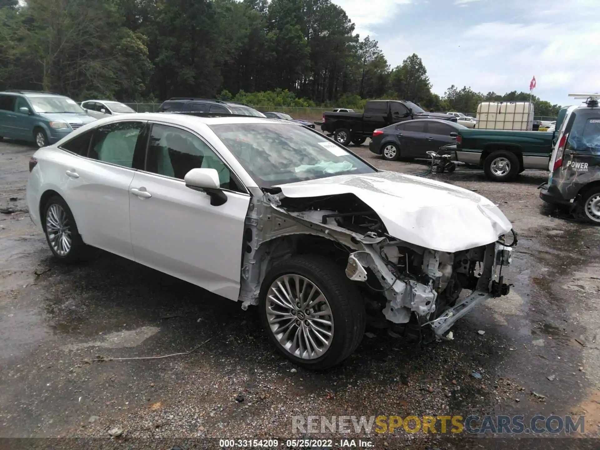 1 Photograph of a damaged car 4T1BZ1FB9KU003032 TOYOTA AVALON 2019