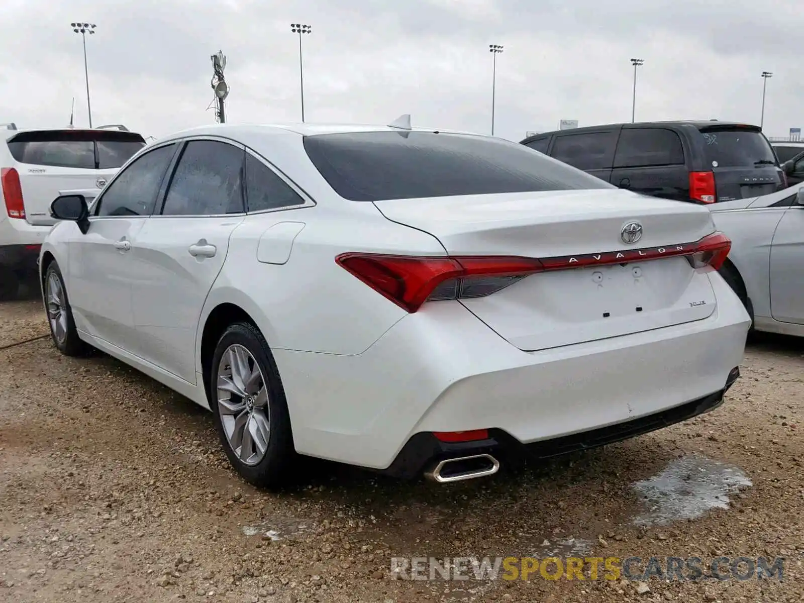 3 Photograph of a damaged car 4T1BZ1FB9KU003418 TOYOTA AVALON 2019