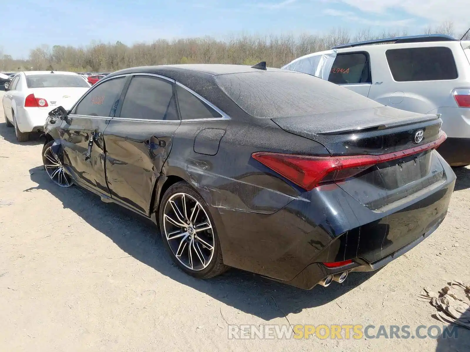 3 Photograph of a damaged car 4T1BZ1FB9KU003516 TOYOTA AVALON 2019