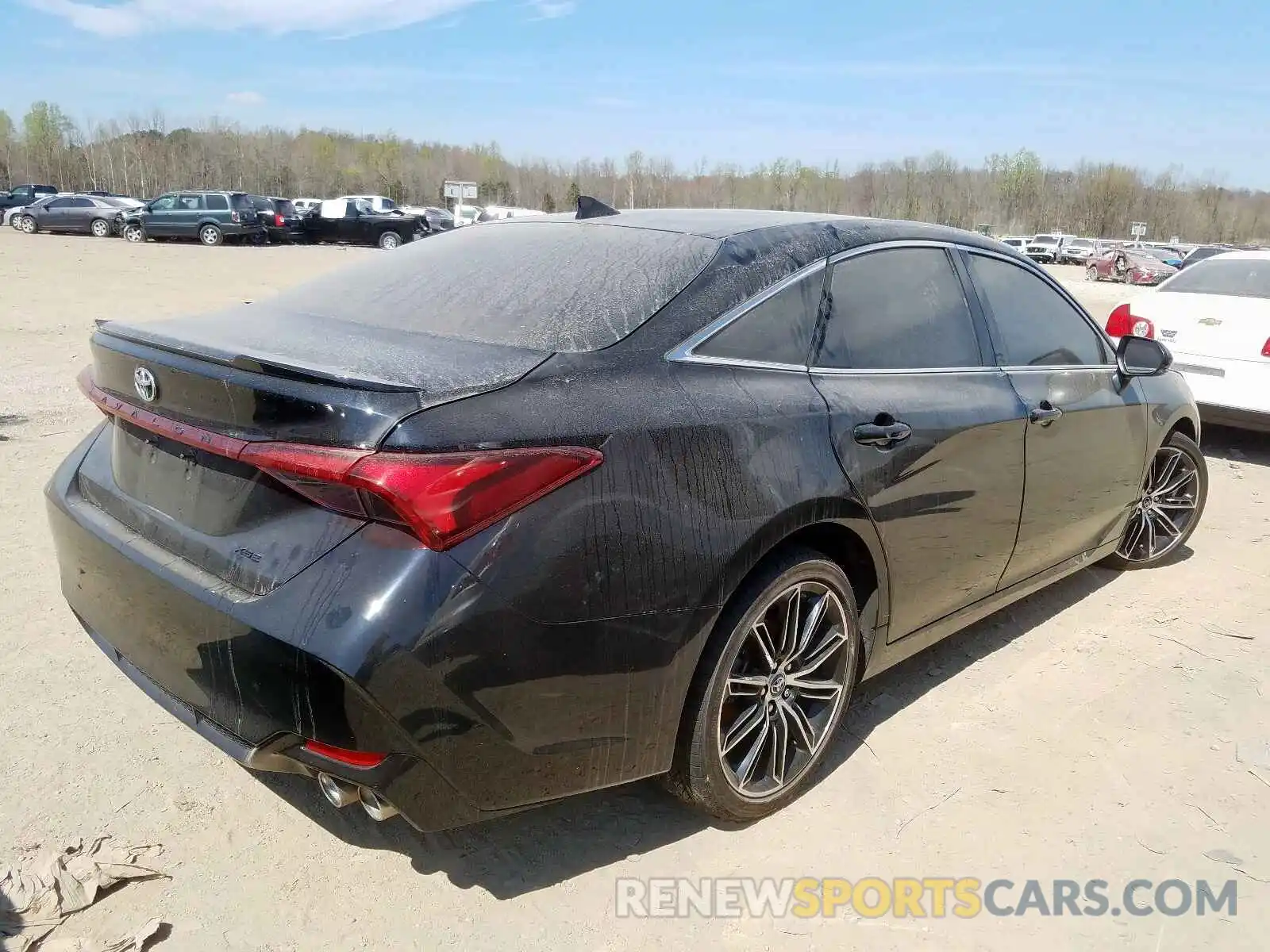 4 Photograph of a damaged car 4T1BZ1FB9KU003516 TOYOTA AVALON 2019