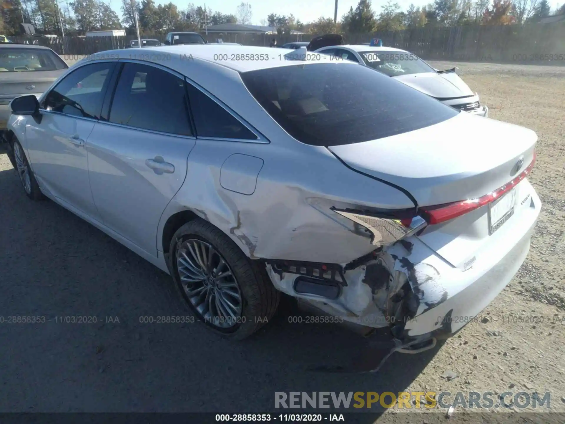 3 Photograph of a damaged car 4T1BZ1FB9KU003743 TOYOTA AVALON 2019