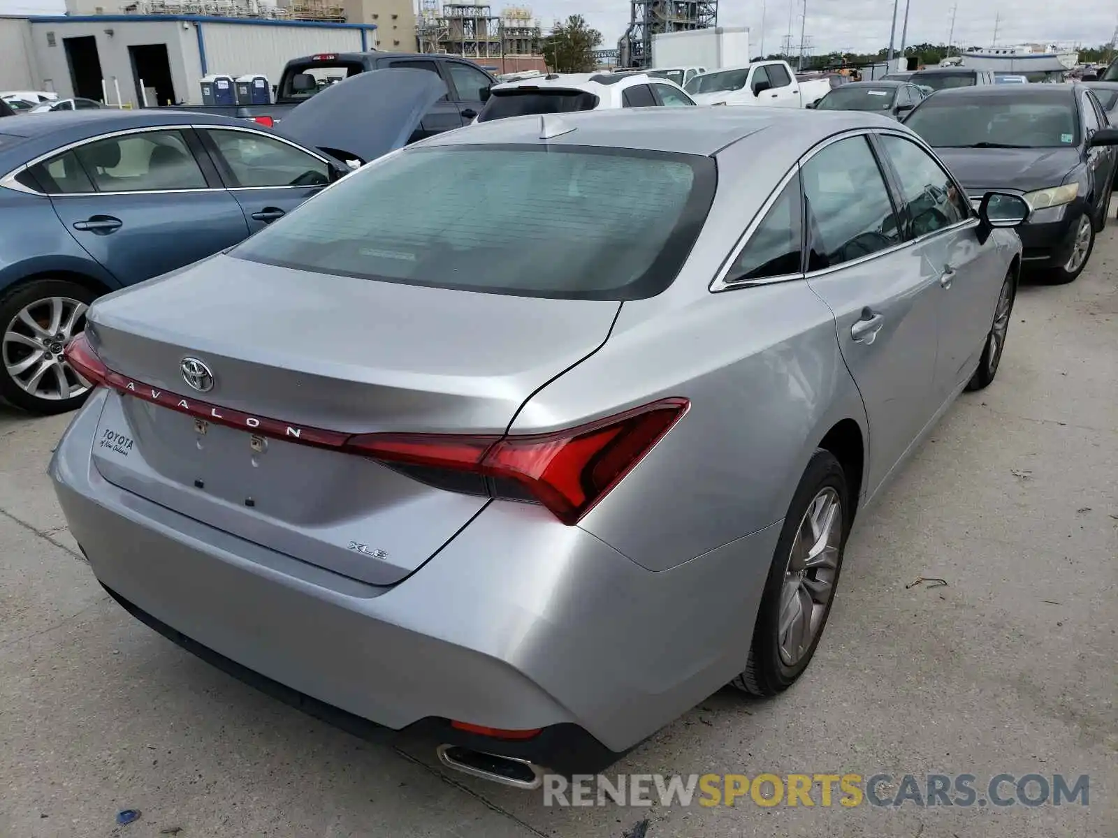 4 Photograph of a damaged car 4T1BZ1FB9KU003788 TOYOTA AVALON 2019