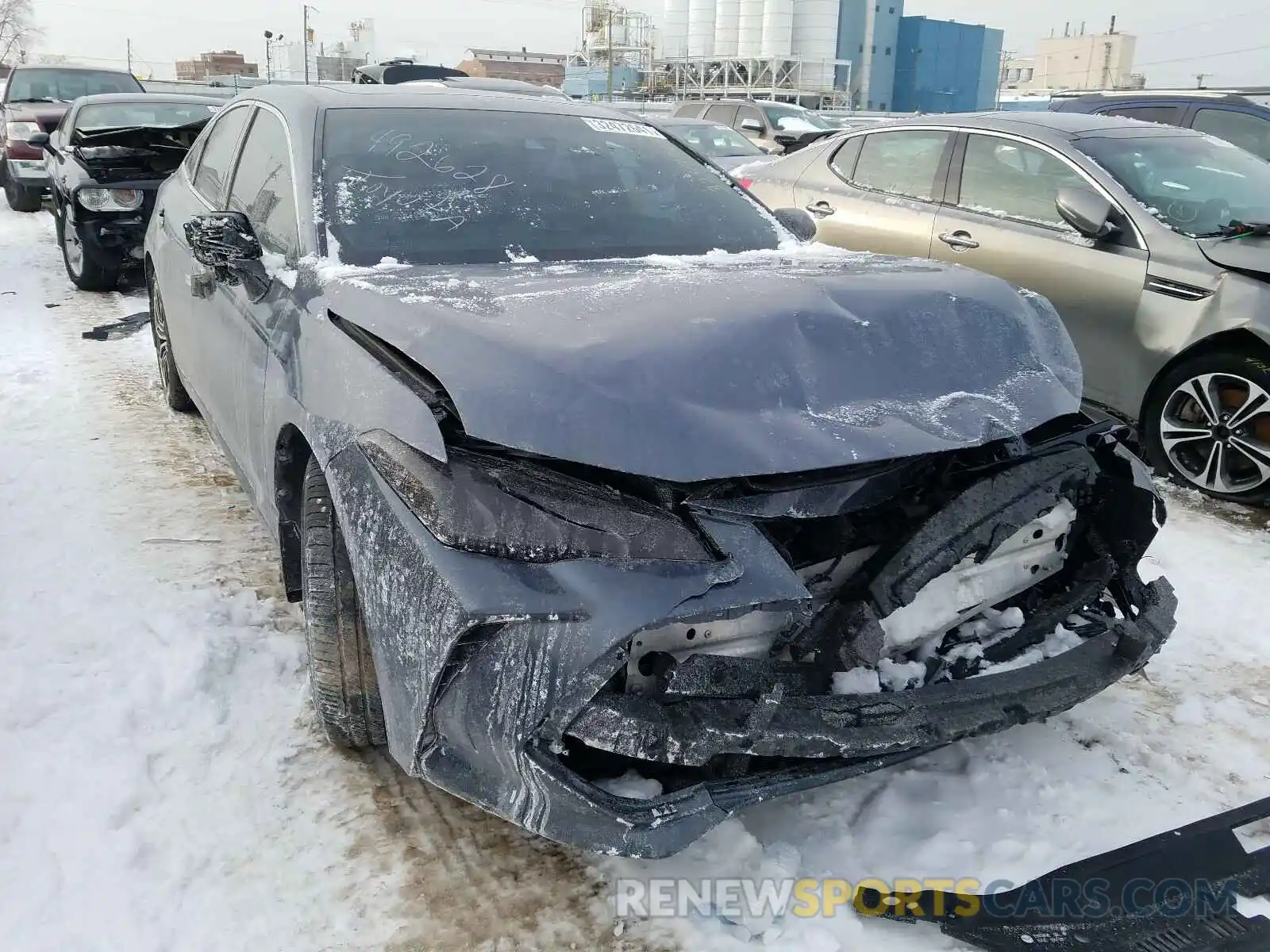 1 Photograph of a damaged car 4T1BZ1FB9KU004147 TOYOTA AVALON 2019