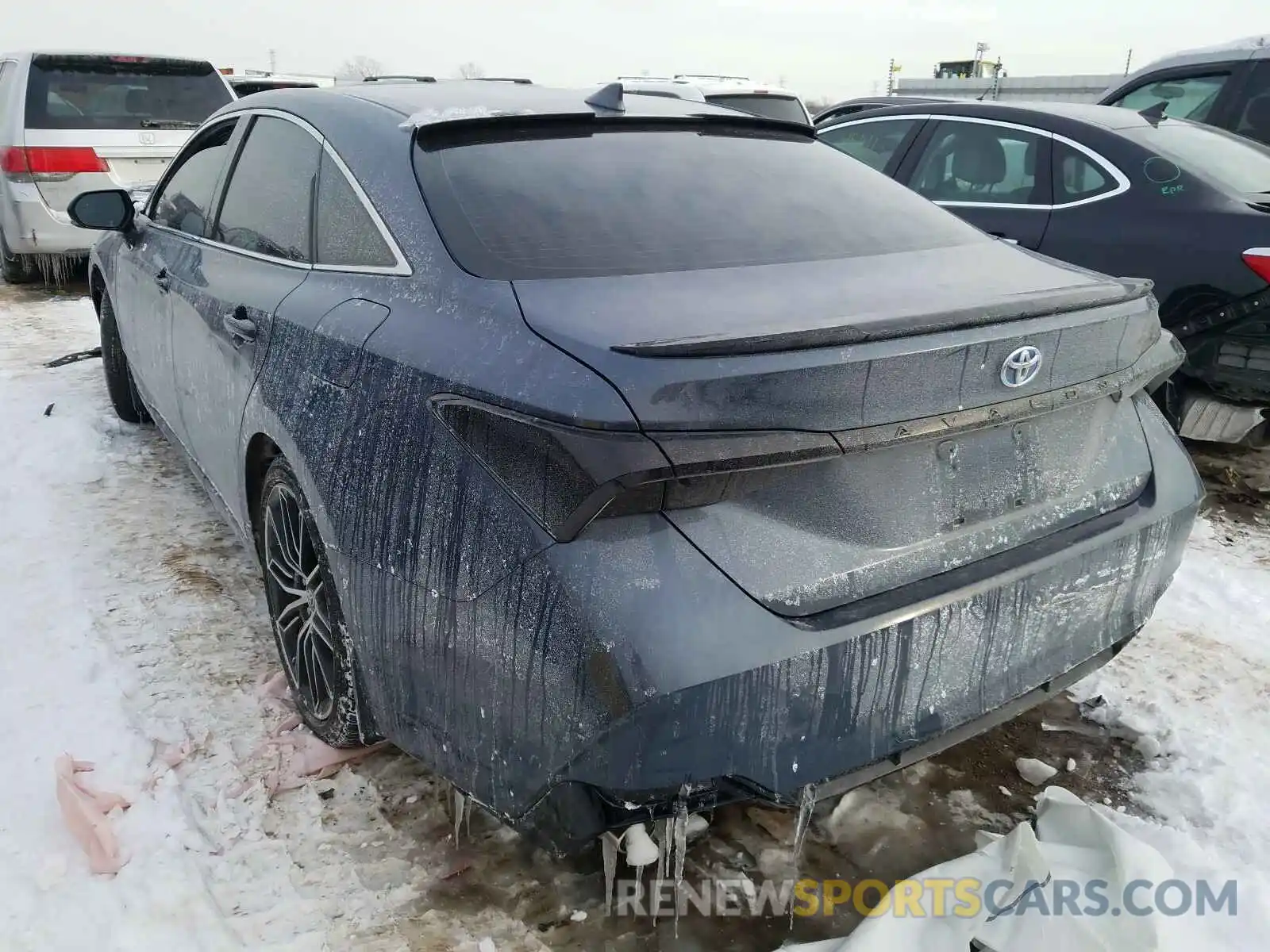 3 Фотография поврежденного автомобиля 4T1BZ1FB9KU004147 TOYOTA AVALON 2019