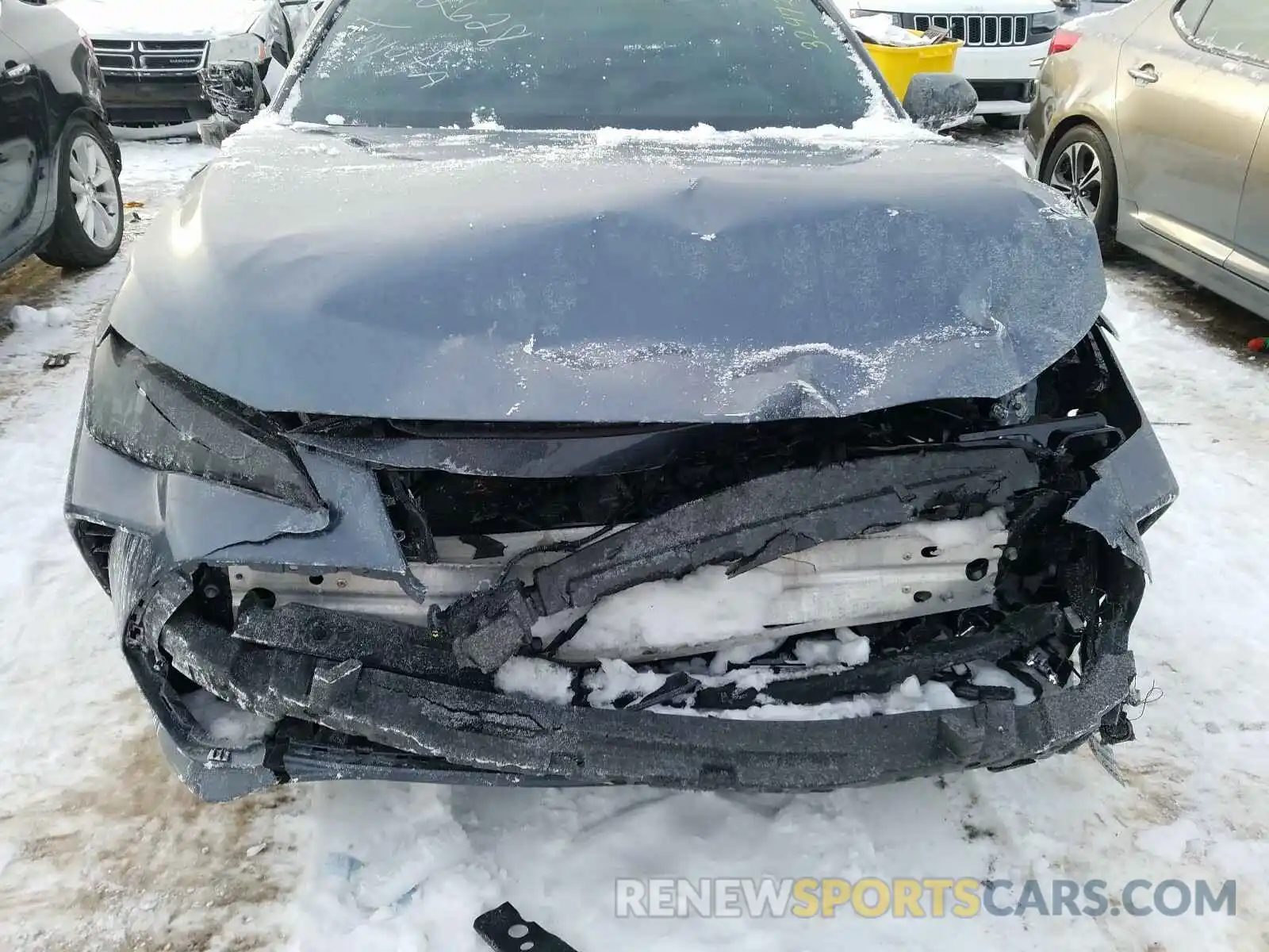 9 Photograph of a damaged car 4T1BZ1FB9KU004147 TOYOTA AVALON 2019