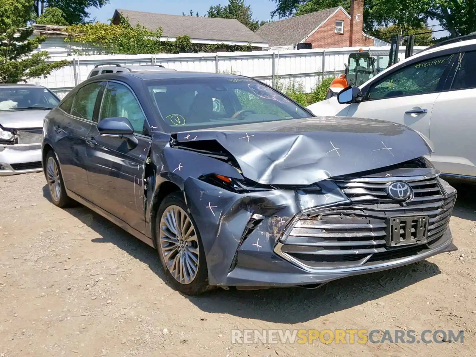 1 Photograph of a damaged car 4T1BZ1FB9KU004701 TOYOTA AVALON 2019