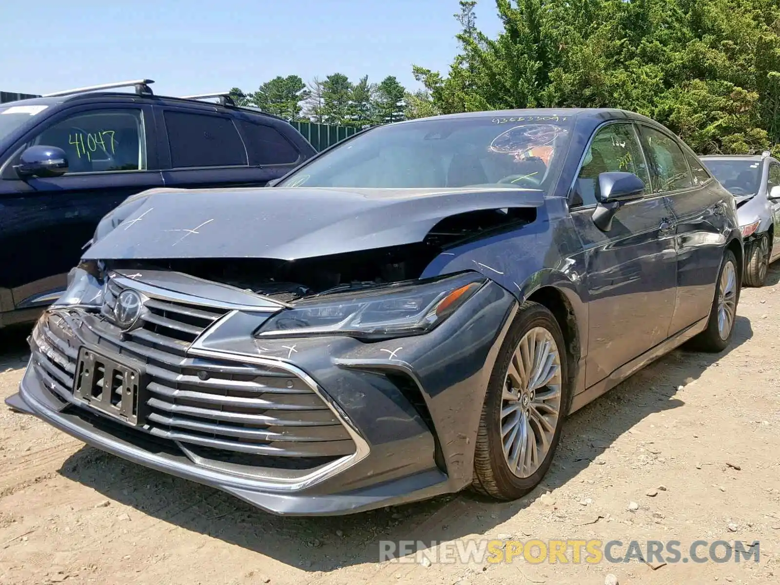 2 Photograph of a damaged car 4T1BZ1FB9KU004701 TOYOTA AVALON 2019