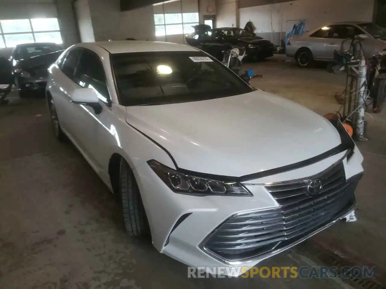 1 Photograph of a damaged car 4T1BZ1FB9KU008103 TOYOTA AVALON 2019