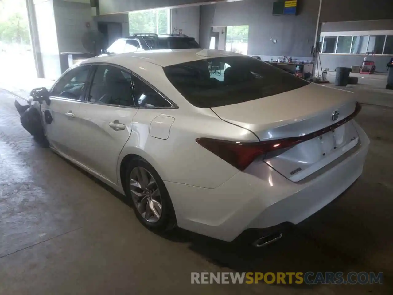 3 Photograph of a damaged car 4T1BZ1FB9KU008103 TOYOTA AVALON 2019