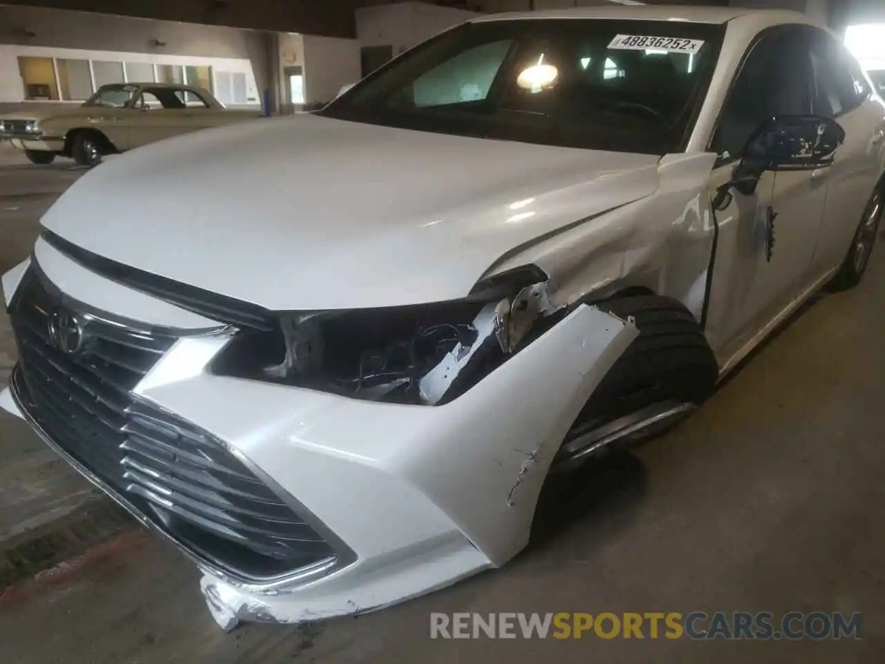 9 Photograph of a damaged car 4T1BZ1FB9KU008103 TOYOTA AVALON 2019