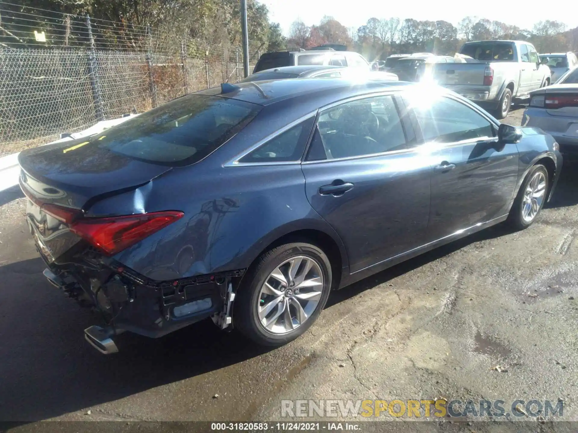 4 Photograph of a damaged car 4T1BZ1FB9KU008909 TOYOTA AVALON 2019