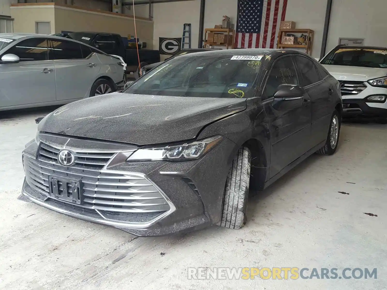 2 Photograph of a damaged car 4T1BZ1FB9KU009512 TOYOTA AVALON 2019