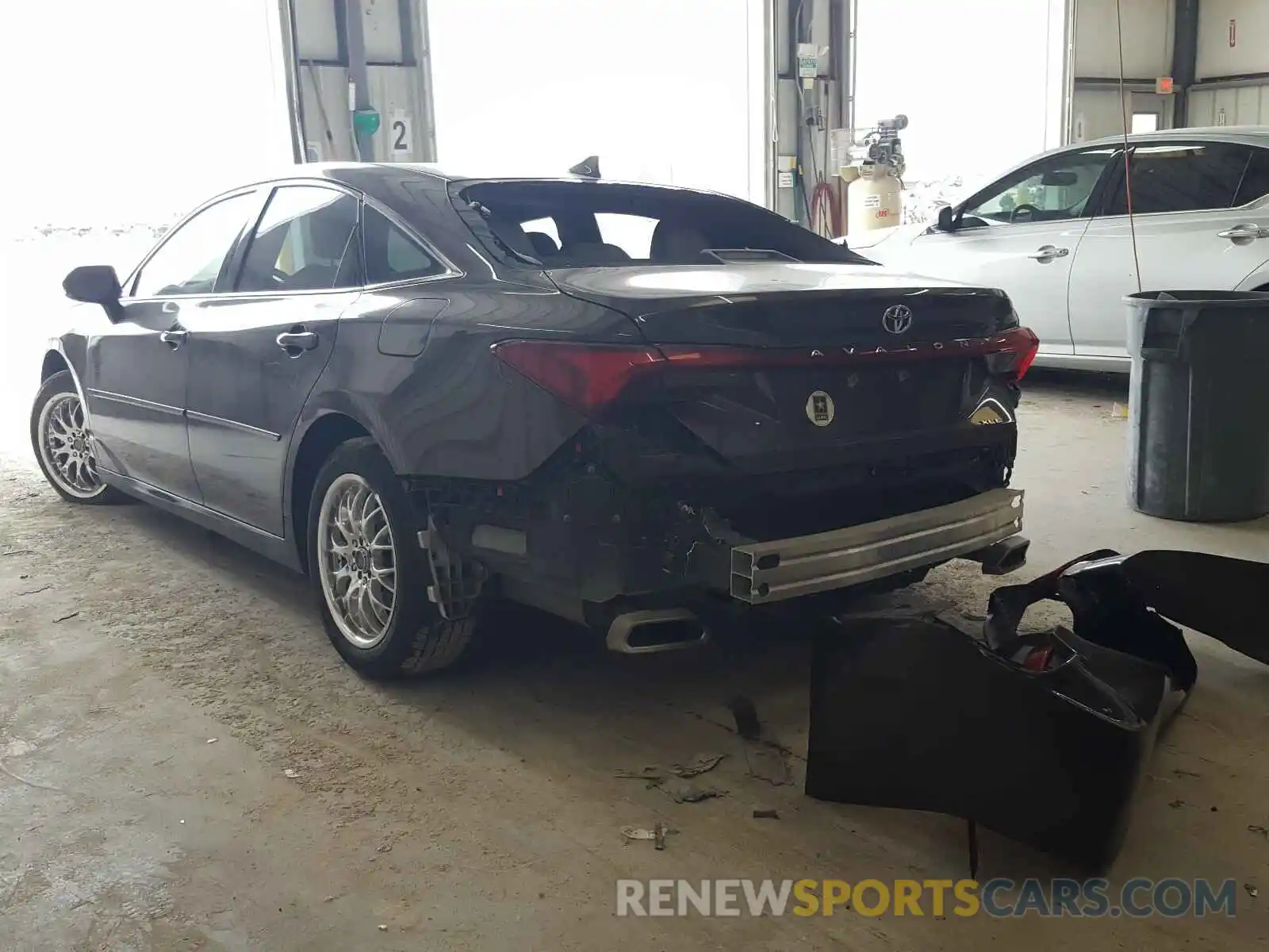 3 Photograph of a damaged car 4T1BZ1FB9KU009512 TOYOTA AVALON 2019