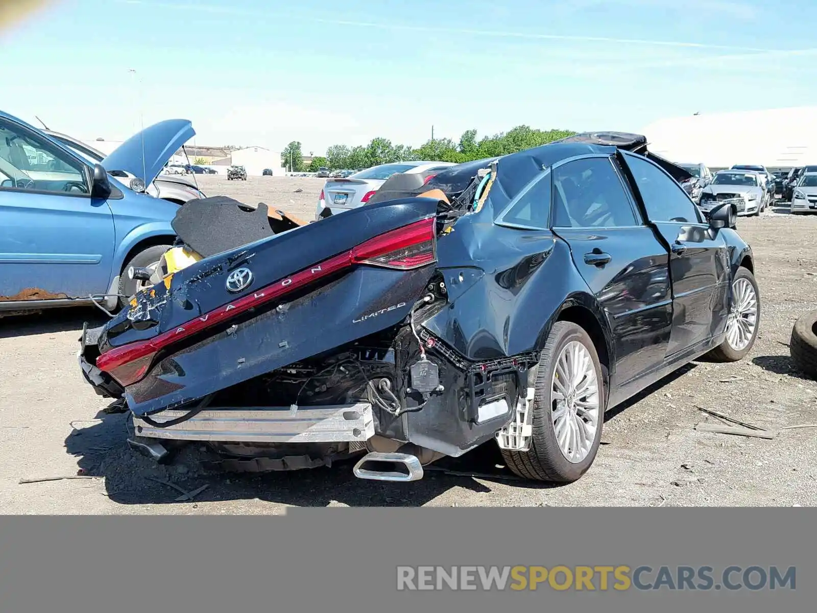 4 Photograph of a damaged car 4T1BZ1FB9KU009882 TOYOTA AVALON 2019