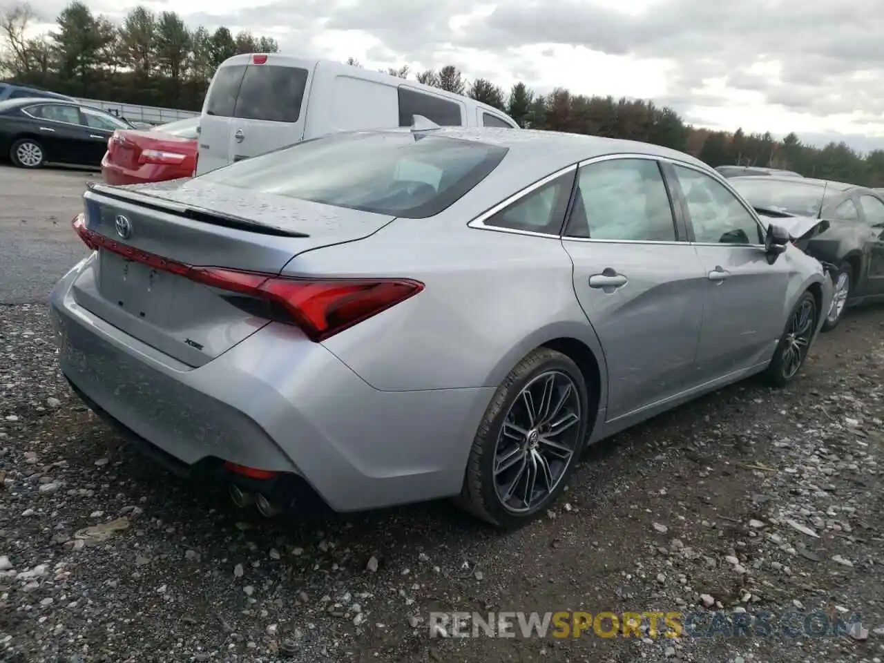 4 Photograph of a damaged car 4T1BZ1FB9KU015665 TOYOTA AVALON 2019