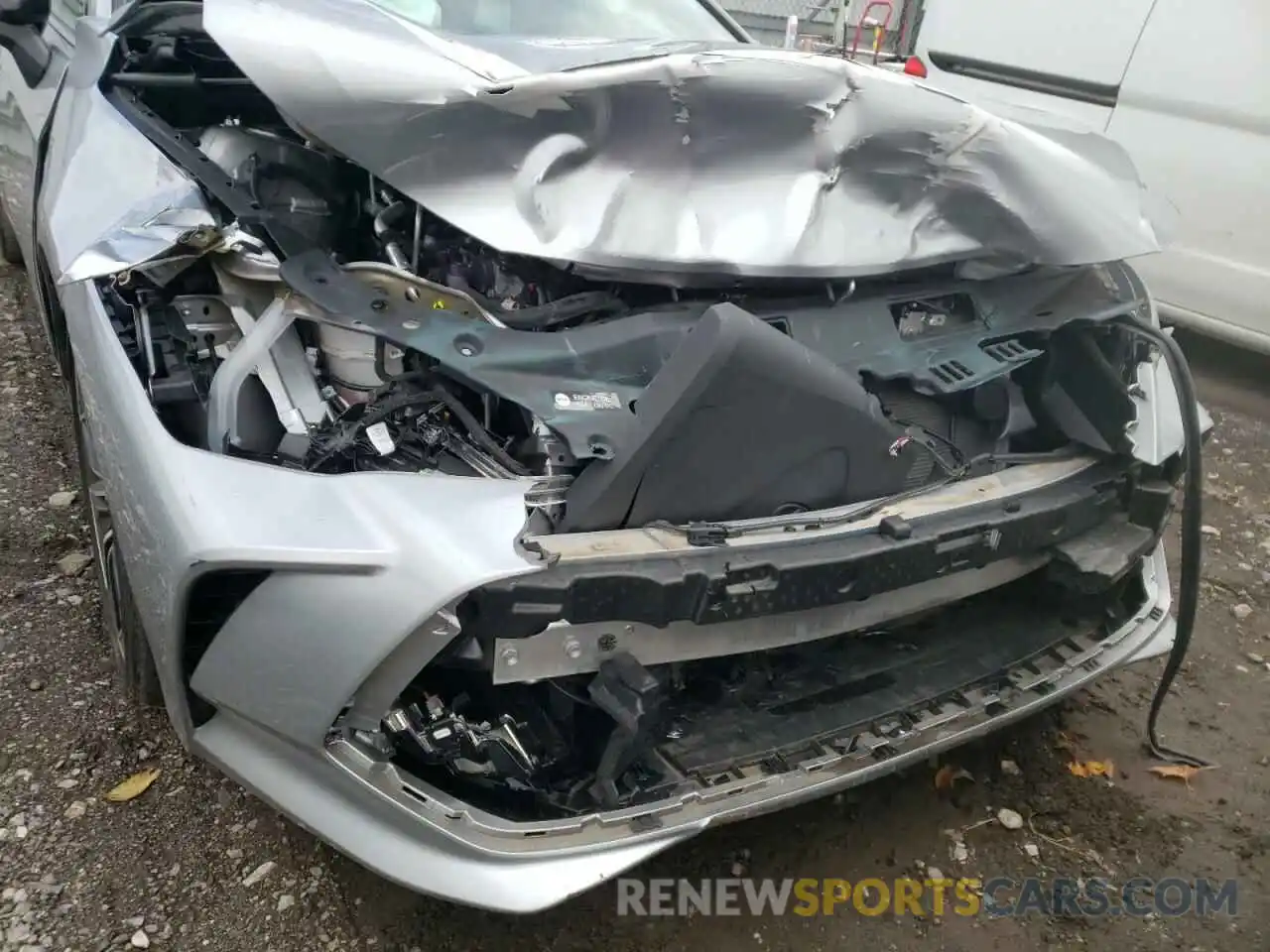 9 Photograph of a damaged car 4T1BZ1FB9KU015665 TOYOTA AVALON 2019