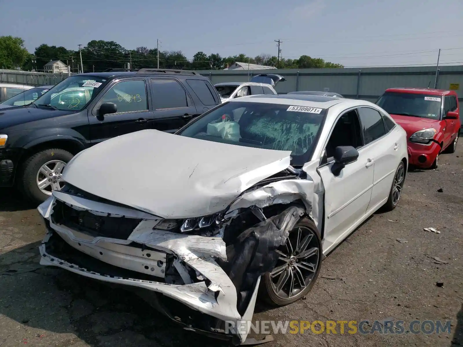 2 Photograph of a damaged car 4T1BZ1FB9KU017528 TOYOTA AVALON 2019