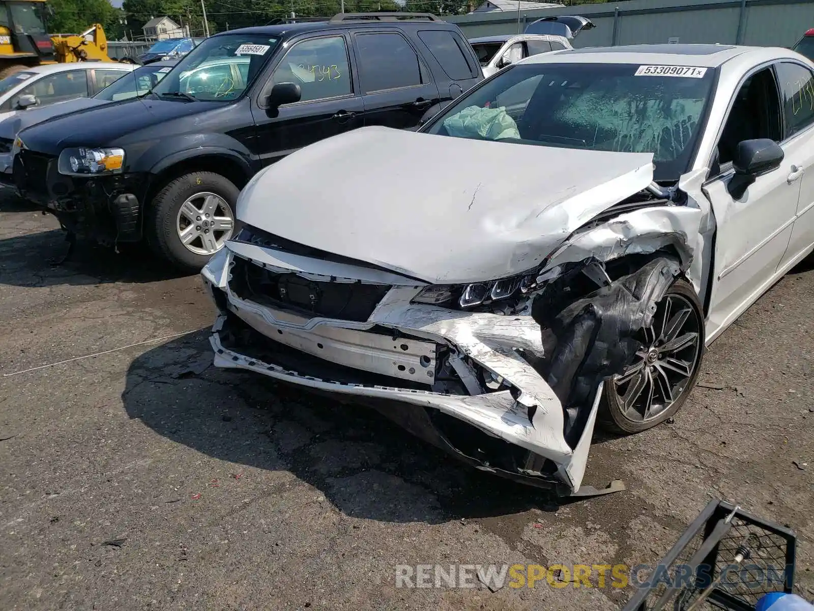 9 Photograph of a damaged car 4T1BZ1FB9KU017528 TOYOTA AVALON 2019